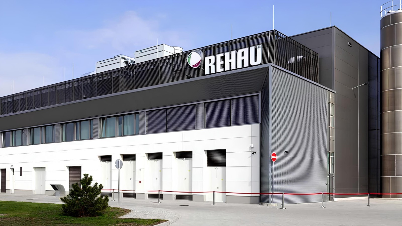 Завод Rehau